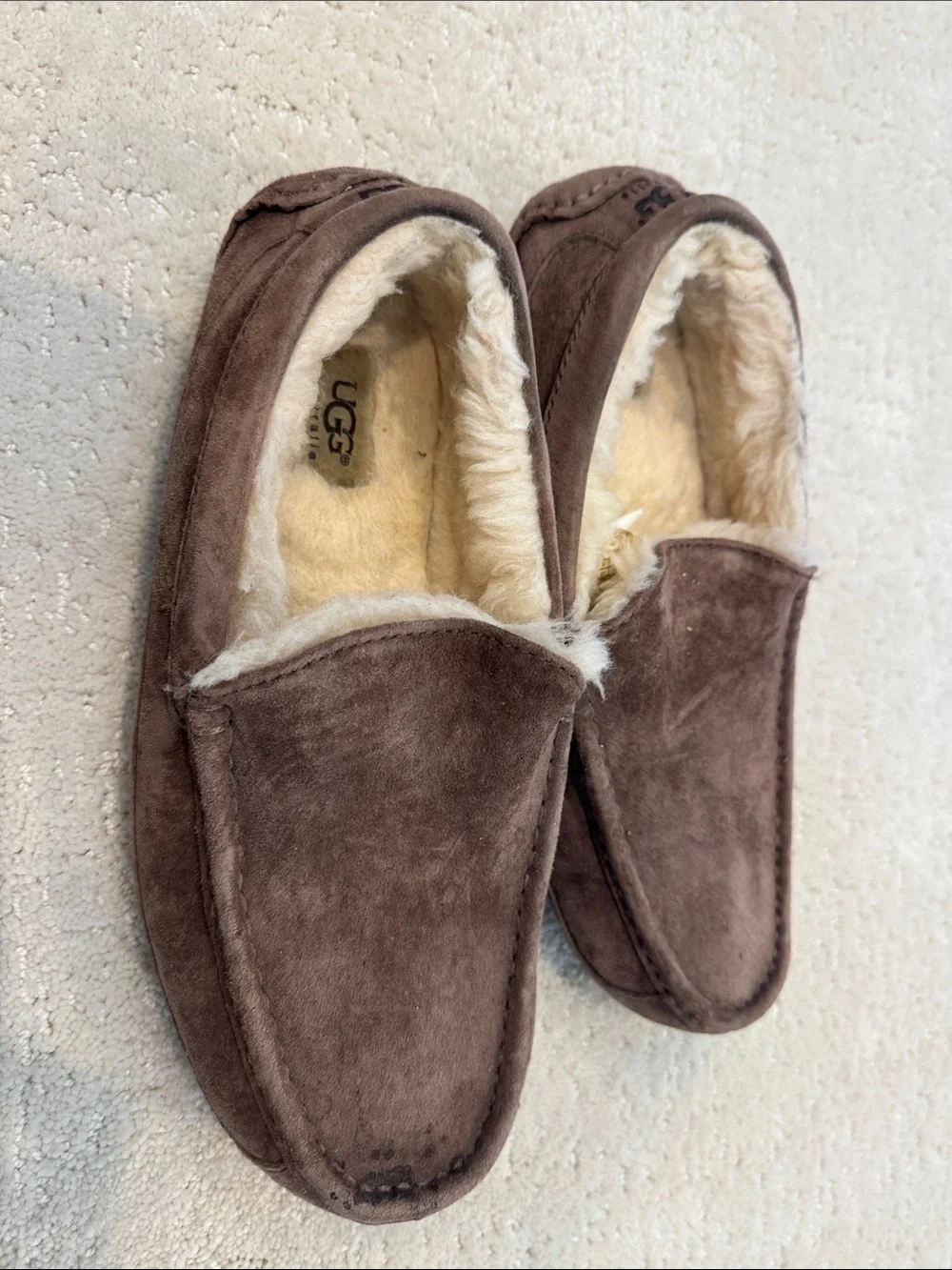 UGG Men’s Brown Suede Shearling Lined Slippers size 9